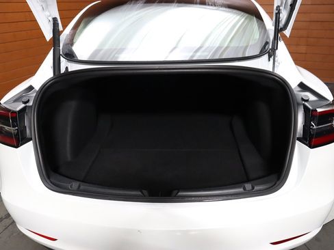 Used 2023 Tesla Model 3 Standard Range image 15