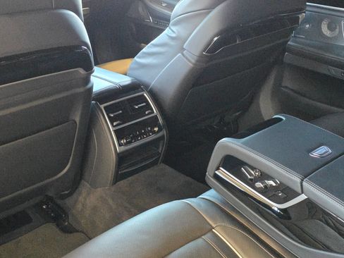 Used 2021 BMW M760i xDrive AWD/4WD image 61