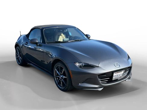 Used 2016 MAZDA MX-5 Miata Grand Touring RWD image 7