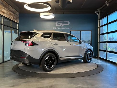 Used 2026 Kia Sportage EX FWD image 3