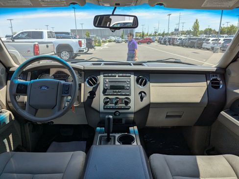 Used 2014 Ford Expedition XLT RWD image 24