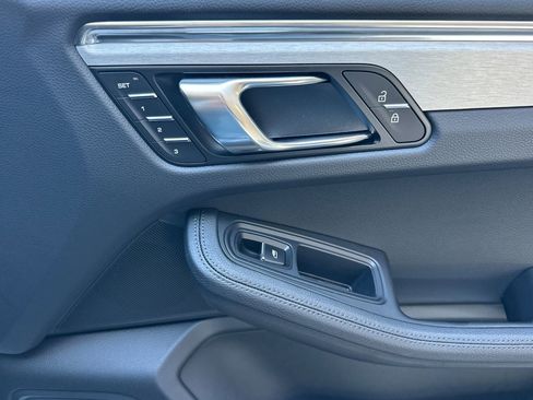 New 2026 Porsche Macan image 20