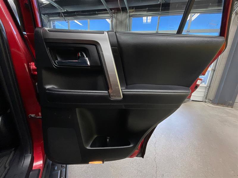 Used 2018 Toyota 4Runner SR5 Premium AWD/4WD image 30