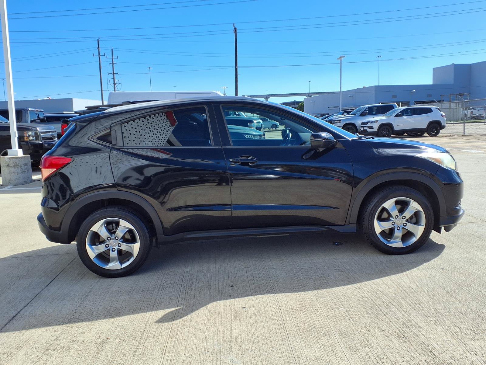 Used 2017 Honda HR-V EX-L image 29
