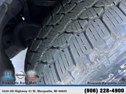 Used 2019 GMC Canyon SLE image 12