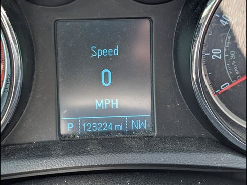 Used 2013 Buick Encore Convenience FWD image 10