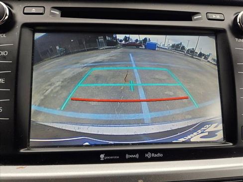 Used 2019 Toyota Highlander XLE image 13