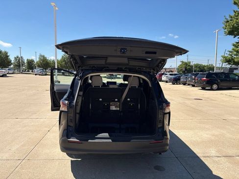 Used 2025 Toyota Sienna LE FWD image 26
