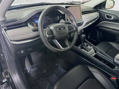 Used 2022 Jeep Compass Latitude image 18