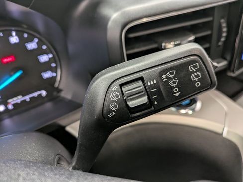 Used 2022 Ford Explorer XLT w/ Equipment Group 202A image 17