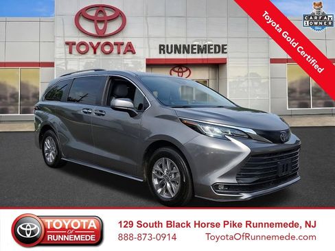 Used 2026 Toyota Sienna XLE FWD image 1
