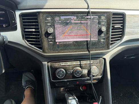 Used 2022 Volkswagen Atlas Cross Sport SE FWD image 9