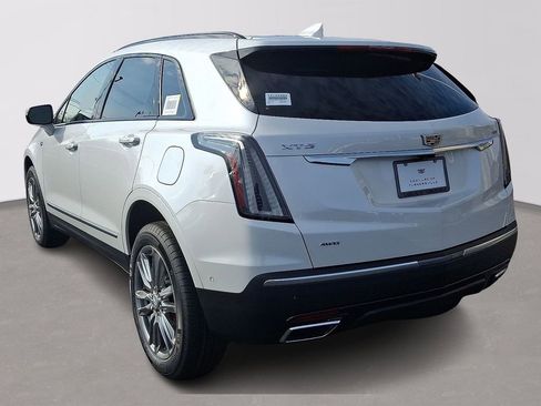 New 2026 Cadillac XT5 Sportv image 3
