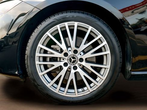 Used 2025 Mercedes-Benz CLA 250 4MATIC image 32