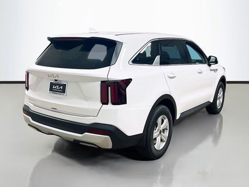 New 2026 Kia Sorento LX image 7