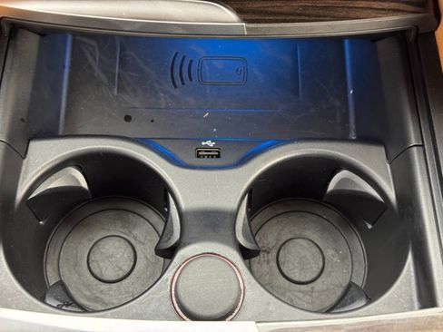 Used 2022 BMW 530e w/ Premium Package image 29