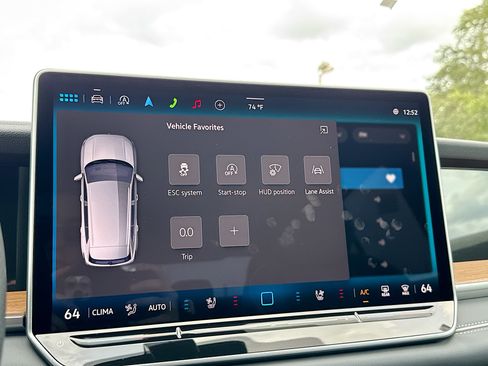 New 2026 Volkswagen Tiguan SEL R-Line image 30