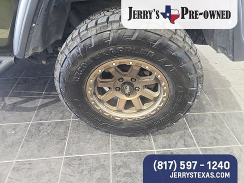 Used 2023 Jeep Gladiator Rubicon w/ LED Lighting Group AWD/4WD image 8