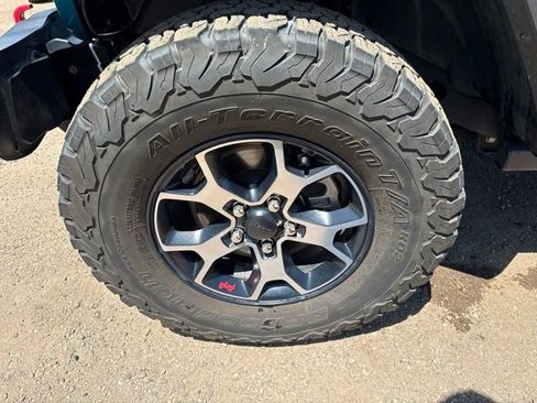 Used 2019 Jeep Wrangler Unlimited Rubicon AWD/4WD image 11