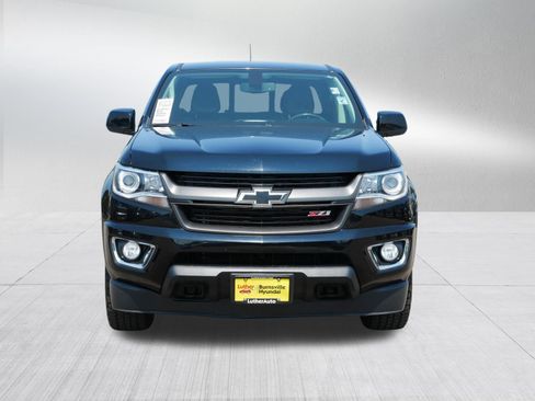 Used 2017 Chevrolet Colorado Z71 AWD/4WD image 2