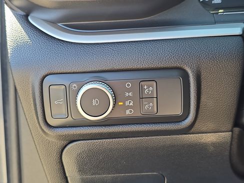 Used 2022 Ford Explorer XLT w/ Equipment Group 202A image 30