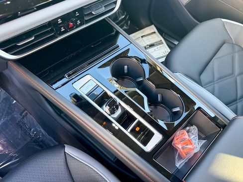 New 2026 Volkswagen Atlas Peak Edition AWD/4WD image 23