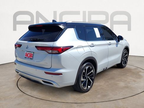 Used 2023 Mitsubishi Outlander SEL FWD image 11