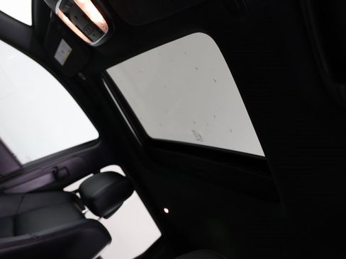 Used 2019 Jeep Grand Cherokee Limited image 13