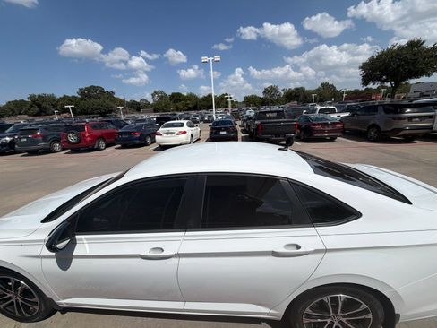 Used 2024 Volkswagen Jetta Sport FWD image 6
