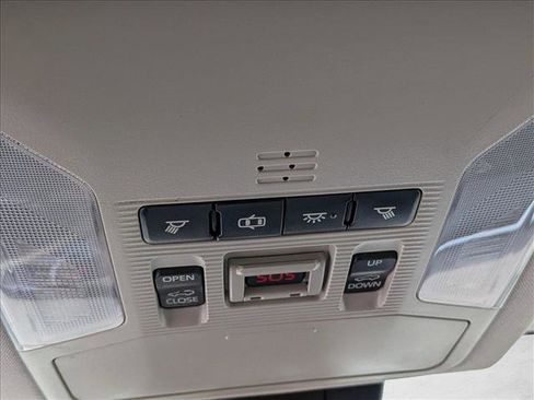 Used 2019 Toyota RAV4 XLE FWD image 12