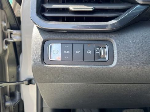 Used 2026 GMC Acadia AT4 AWD/4WD image 9
