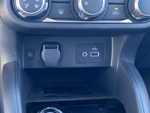 New 2025 Nissan Versa SV w/ Trunk Package image 30