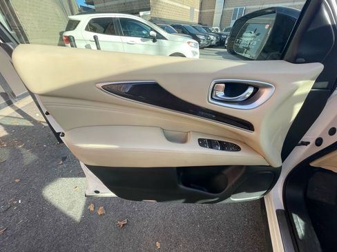 Used 2019 INFINITI QX60 Luxe w/ Sensory Package image 9