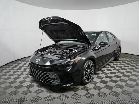 Used 2025 Toyota Camry XLE w/ Premium Plus Package FWD image 31