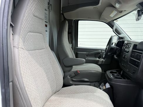 Used 2021 Chevrolet Express 3500 w/ Power Convenience Package RWD image 14