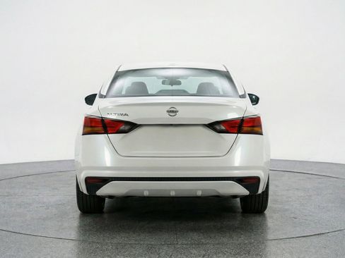 Used 2025 Nissan Altima 2.5 SV image 7