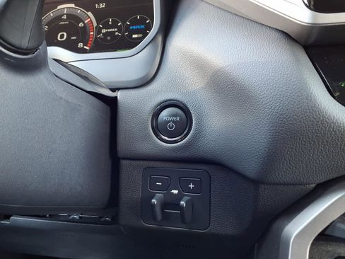 Certified 2025 Toyota Sequoia SR5 AWD/4WD image 15