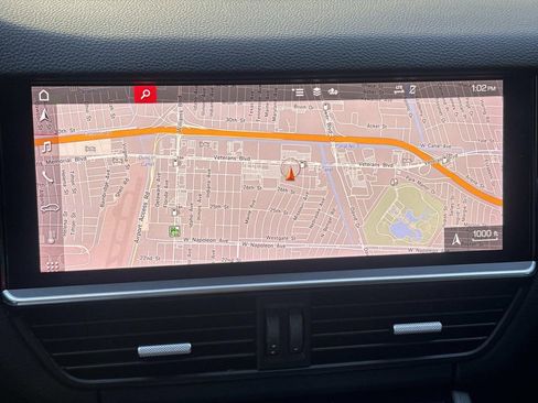 Used 2021 Porsche Cayenne image 25