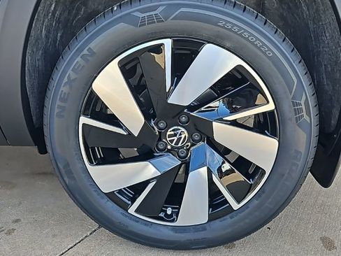 New 2026 Volkswagen Atlas Cross Sport SE AWD/4WD image 9