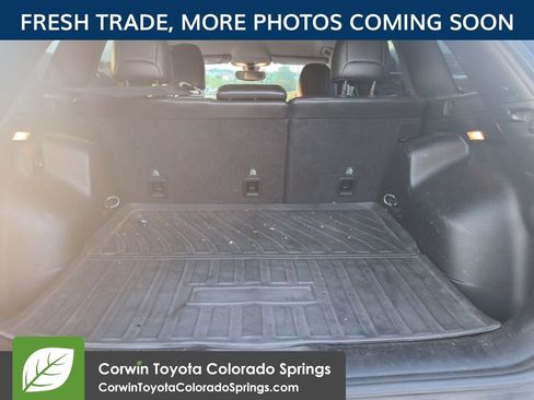 Used 2020 Jeep Cherokee Trailhawk w/ Cold Weather Group AWD/4WD image 14
