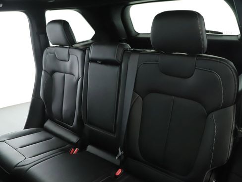 New 2026 Jeep Grand Cherokee Limited w/ Limited Altitude Package image 5