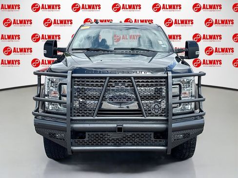 Used 2019 Ford F350 Lariat w/ Lariat Value Package AWD/4WD image 2