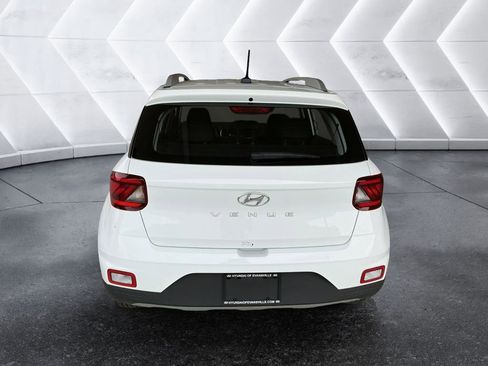 Used 2026 Hyundai Venue SEL FWD image 3