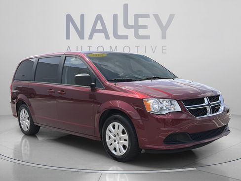 Used 2018 Dodge Grand Caravan SE w/ UConnect Hands-Free Group FWD image 7