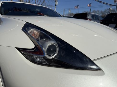 Used 2019 Nissan 370Z NISMO image 16