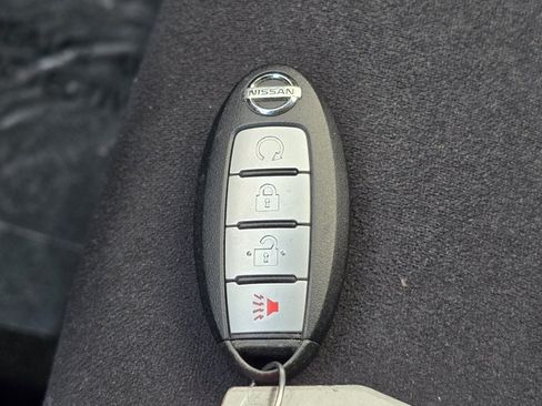 Used 2016 Nissan Pathfinder SV AWD/4WD image 34