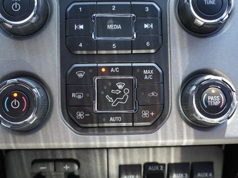 Used 2015 Ford F250 Platinum w/ FX4 Off-Road Package AWD/4WD image 29