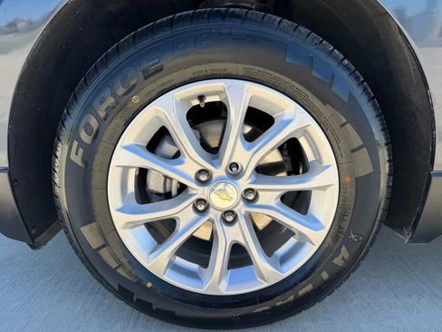 Used 2018 Chevrolet Equinox LT FWD image 19