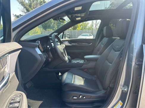 Used 2024 Cadillac XT6 Premium Luxury w/ LPO, Floor Liner Package AWD/4WD image 9