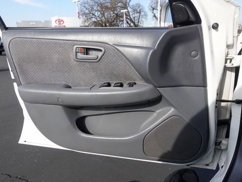 Used 2001 Toyota Camry LE image 19